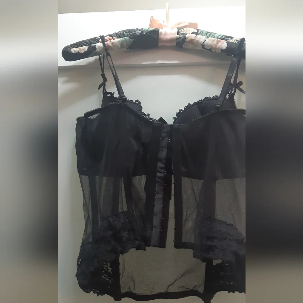 XL (SIZE 34 D)La SENZA Gothiccore Intimate Black Lace Bralette Top - Picture 2 of 3